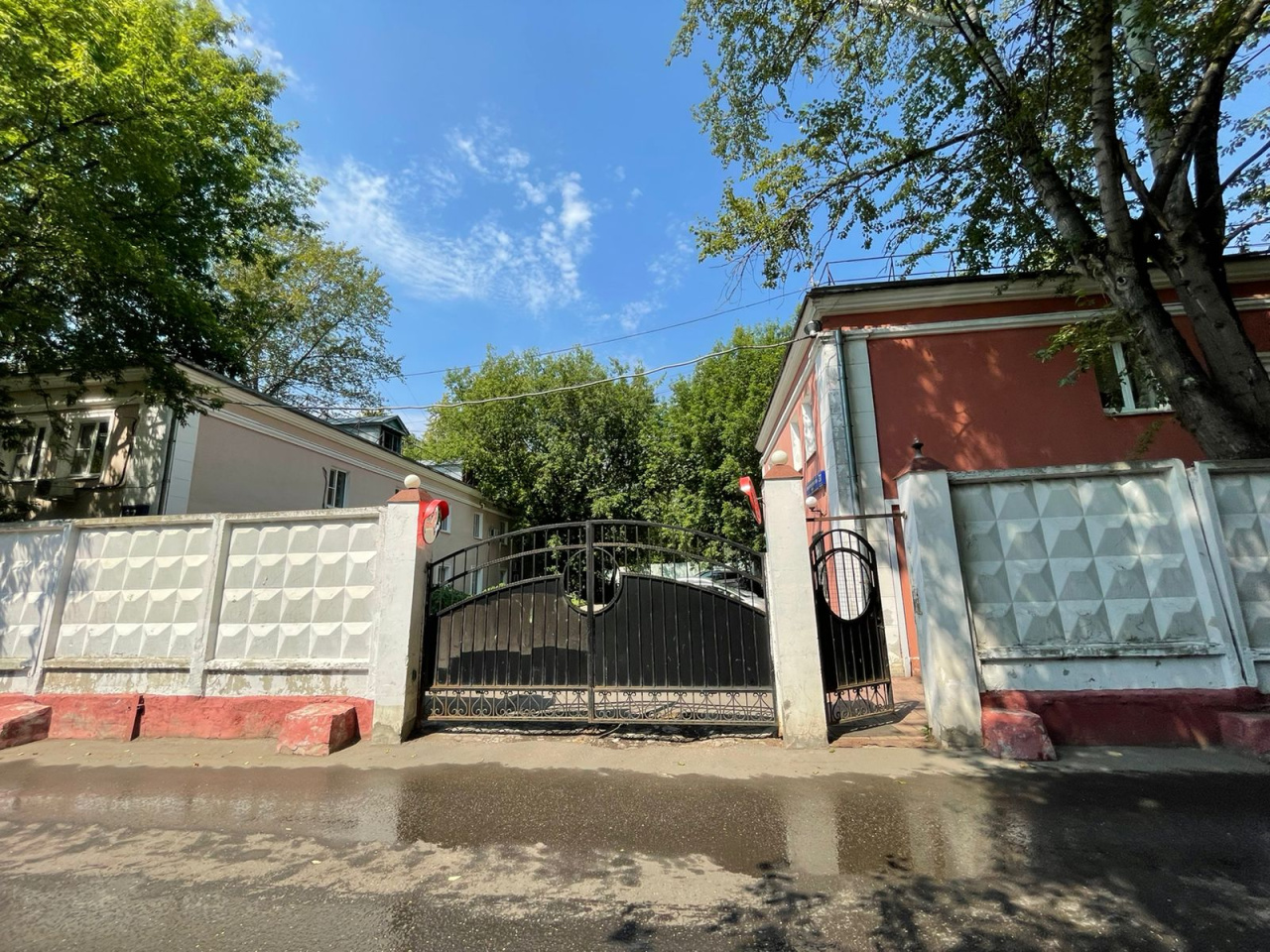 фасад дома, здание по адресу г Москва, ул Дмитрия Ульянова, д 37 стр 2
